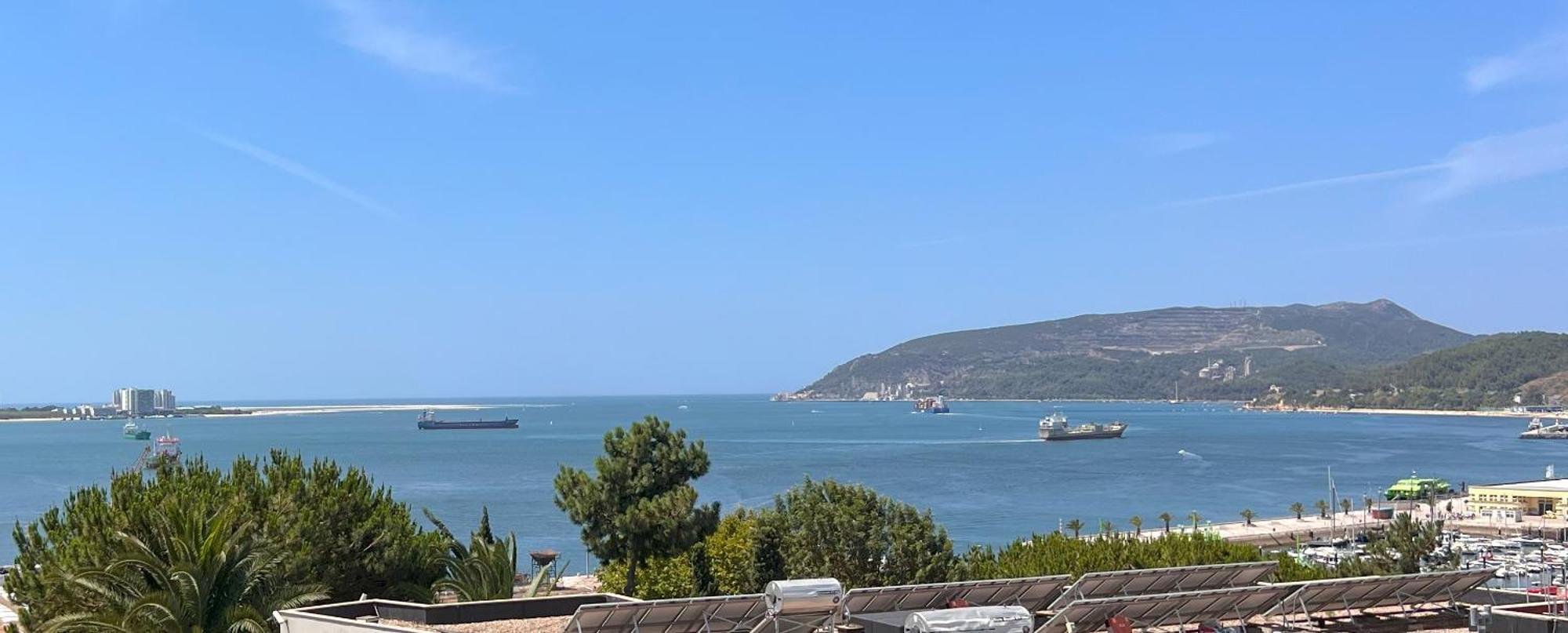 Sunset Bay View, Renovated Apt, By Timecooler Setubal Luaran gambar